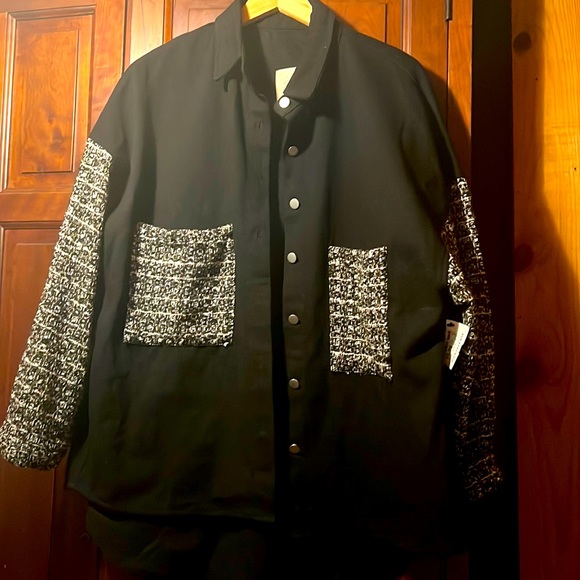 Fantastic Fawn Jackets & Blazers - FANTASTIC FAWN NWT BLACK JACKET BUTTON FRONT WITH COLLAR AND GATHERED WRIST